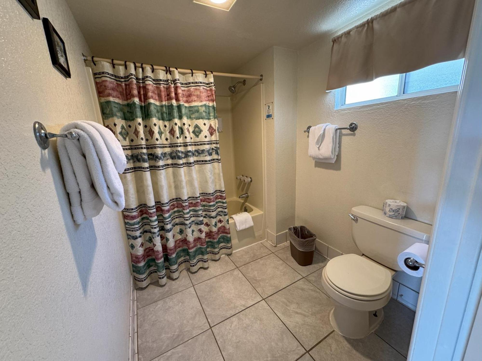Barewood Inn & Suites Wofford Heights Extérieur photo